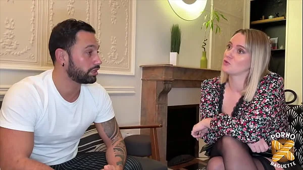 Kelly, blonde atomique, recherche du sexe hard...et le trouve