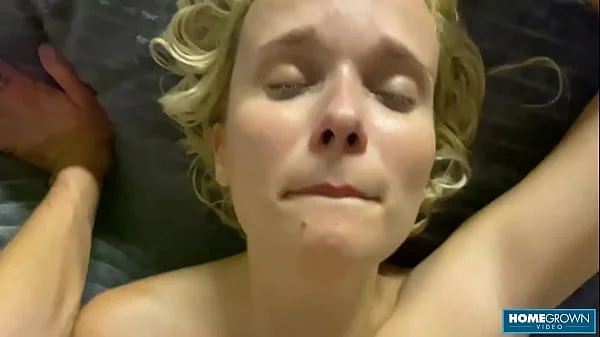 Gorgeous Babe Got Her Pussy Stretched By A Massive Cock