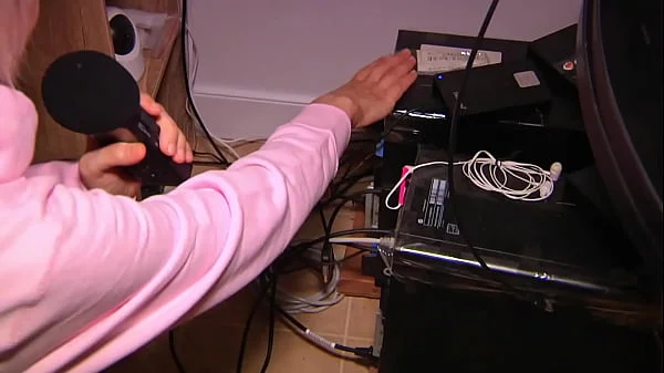 TV CRIBS: Girl gets fucked after filming