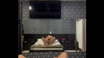 “Coroa sim... movida a amor de pica.”