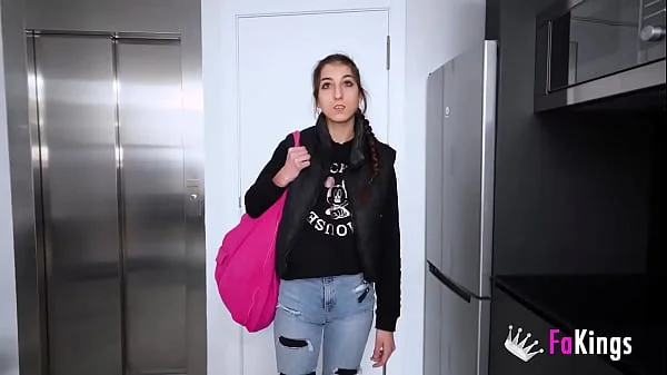 An old man fucks an 18-year-old girl. Vanesa Merino gives her virgin pussy to Don Jorge - FAKings