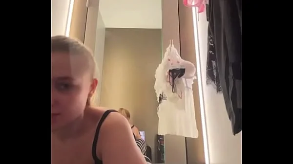 Extreme masturbate in changing room