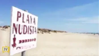 En la Playa Nudista con mi familia