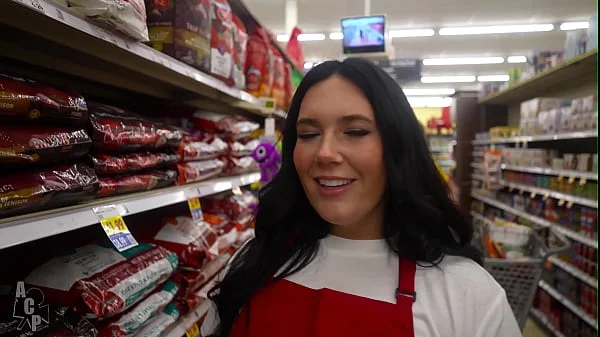 Smiths Employee Quits Job After Meeting Rich Sugar Daddy In Las Vegas