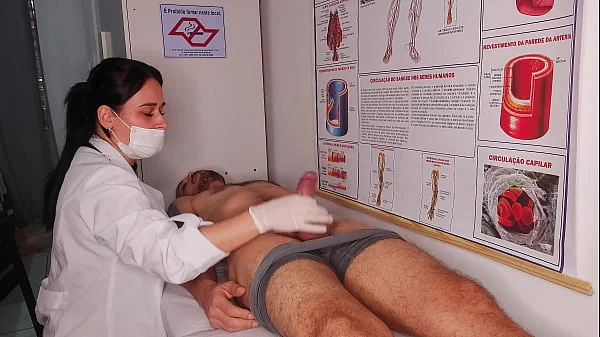 Ereção na frente da enfermeira