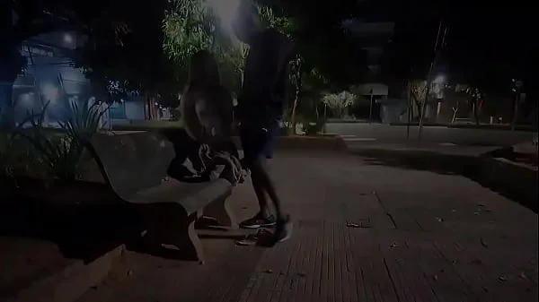 Fiz amor com uma moradora de rua que chupou muito a minha pica deu a buceta melada até o cuzinho rosado a safada deu pra mim