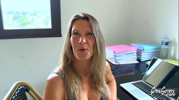 Milena, milf aux gros seins, veut de la baise