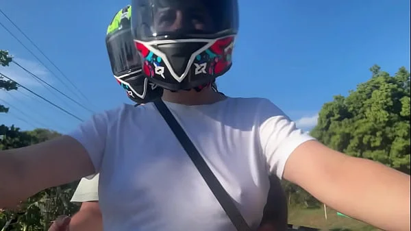 Recogí Un Cliente De DIDI Sin Sostén y Se Dio Cuenta De Mis Grandes Tetas