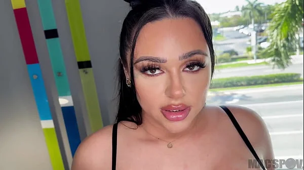 Thick Baddie Zoey Foxx Gets Fucked and Ass Claps for JMac and His Big Dick