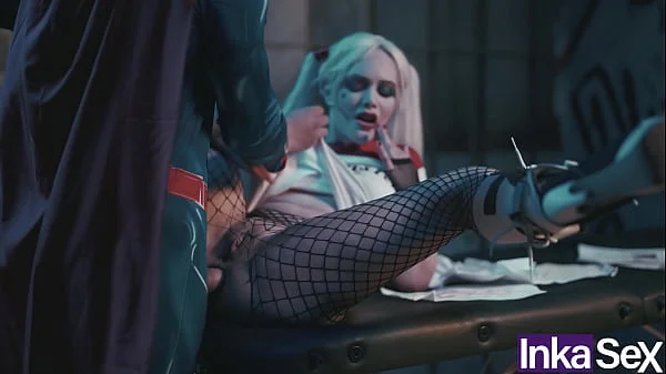 Superman introduce el bate de Harley Quinn por el ano para salvar el mundo.