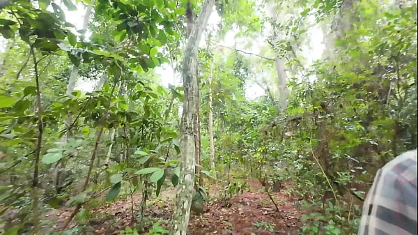 Amateur Thai villagers have sex in the forest public 4K 18