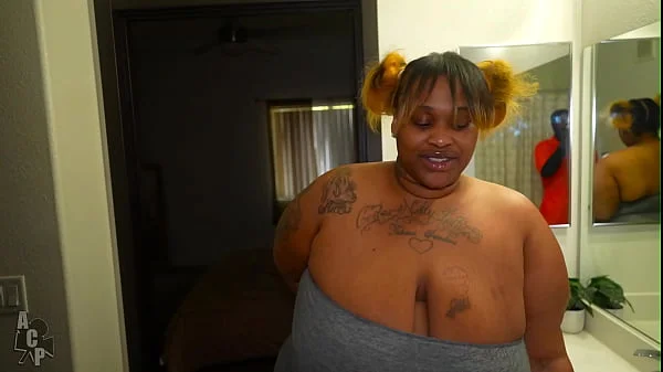 Neighborhood Plumber Fucks Married Women After She Calls For His Great Service