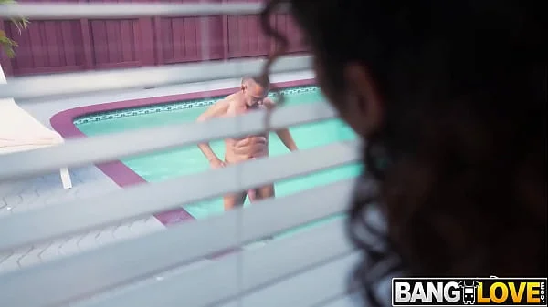 Stepdaughter Isabella Jules SURPRISED To see Peters Dick SIZE, She Took Bait To Put That IN HER PUSSY!