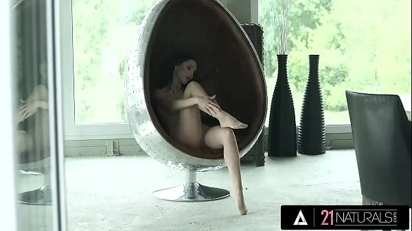 21 NATURALS - Gorgeous Babe Lilu Moon Is Craving For Big Cock Deep Her Dripping Wet Pussy