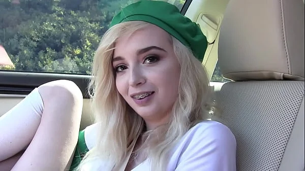 Teen loves rimming and giving blowjobs