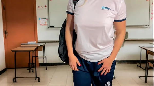 ESCOLA DO RIO VAZOU ALUNA COM PROFESSOR E ELE FOI DEMITIDO