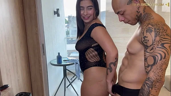 la perra de mi hermanastra Emily me coquetea con su nueva ropa interior - BBW DE ENORME CULO