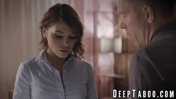 Pretty teen got her asshole gaped and receives a facial