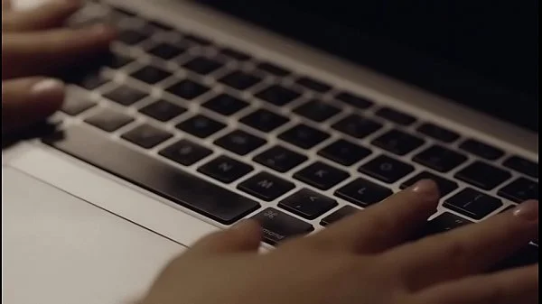 Moreno picudo dominando loirinha gostosinha! [Vídeo Completo]