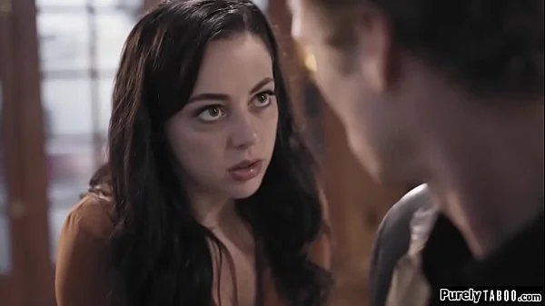 Reporter gets a bit too close to psycho