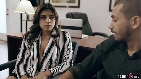 Psychiatrist manipulates huge tits girl into having sex