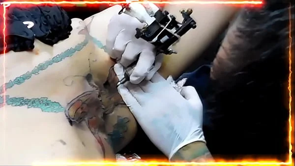 LE PINTAMOS EL CULO  Y LA CONCHA A LA PUTA , LA PREPARAMOS PARA  LAS PROXIMAS ORGIAS