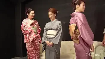 美熟女ダラケの乱交パーティー1