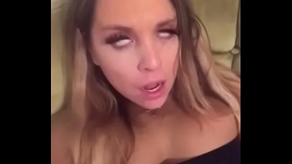 Slutty Ahegao Girl Wants Dick