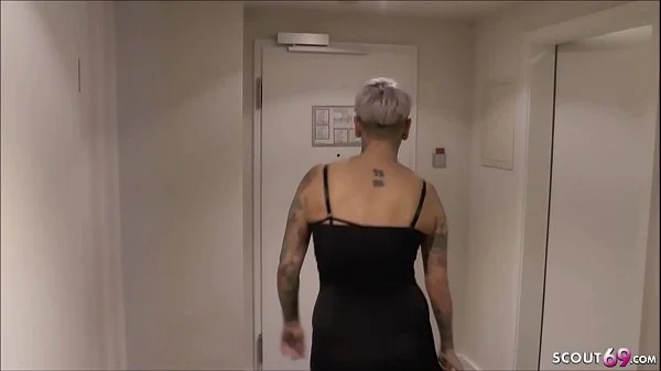 German MILF - Zwei Schwarze MEGA PIMMEL fuer Deutsche MILF Cat Cox Dreier