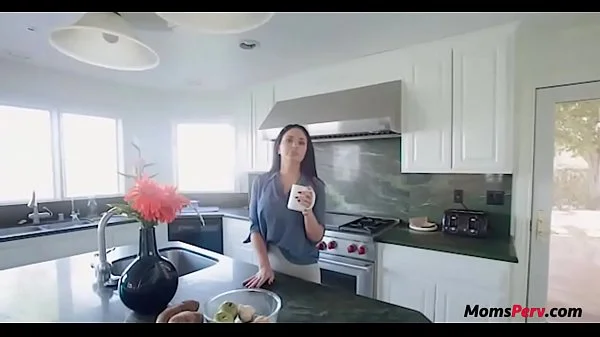 stepMOM's TITS ARE REALLY TALENTED