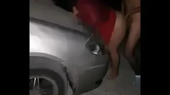 Mi esposa con un chico que conocimos en el club