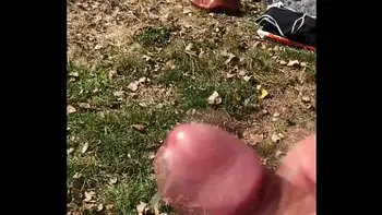 Buiten in openbaar masturberen met publiek