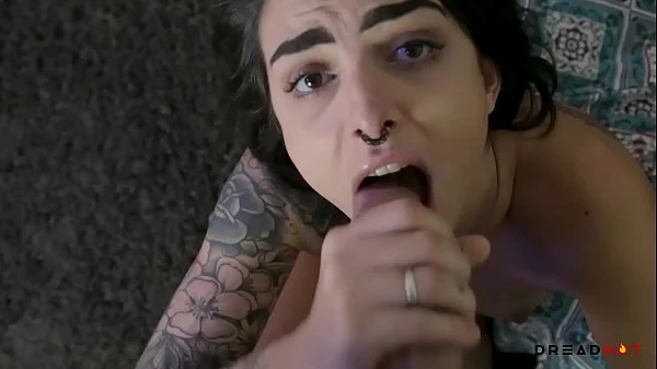 Dread Hot fudendo o cuzinho bem gostoso na sala e tomando gozada na boquinha