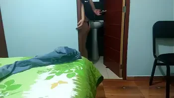 La cuñada de vacaciones viene b. al hotel después de la fiesta (1)