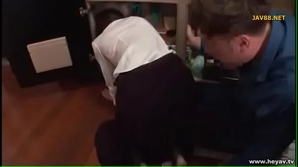 helping a m. [THEMOM69.COM]