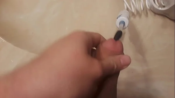 21yr old pumps over a pint of cum into bladder