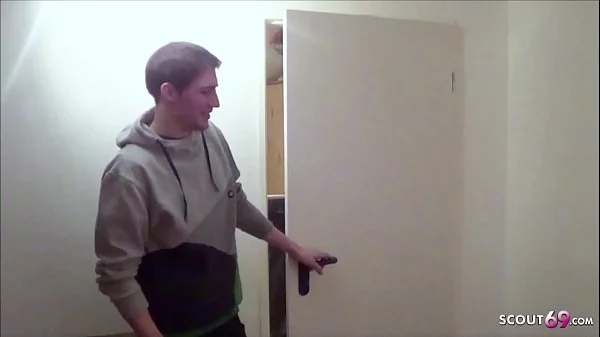 STIEF SOHN ERWISCHT MUTTER LESBISCH UND FICKT MIT DEUTSCH - German m.