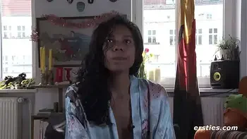 Sweet Ebony Amateur Masturbates Outside