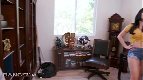 Trickery - Pool Boy Tricks Busty MILF Into Fucking Him