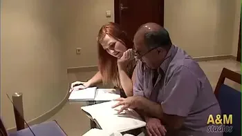 Orgía familiar, la madre, la h., el profe y sus dos amigos. Parte 1 d.