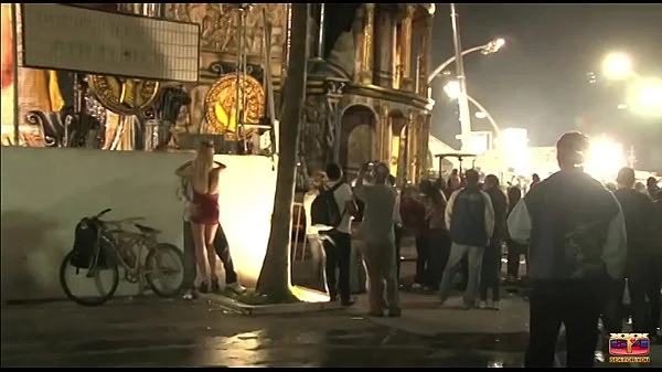 Comeu a mina na atrás do sambódromo de SP