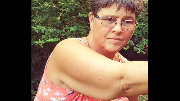 Granny T SQUIRTING IN the public park