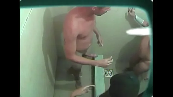 Suruba no banheiro do baile funk no RJ