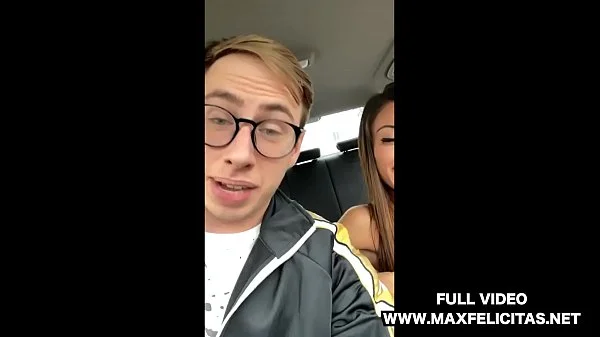 IL PRIMO VIDEO PORNO IN MACCHINA DI MARTINA SMERALDI CON MAX FELICITAS