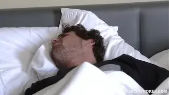 stepMOM reads magazine while HORNY stepSON fucks her- Crystal Rush