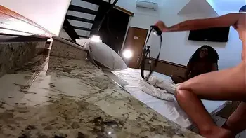 Catei uma mina na rua Arrastei pro motel e tracei sem camisinha