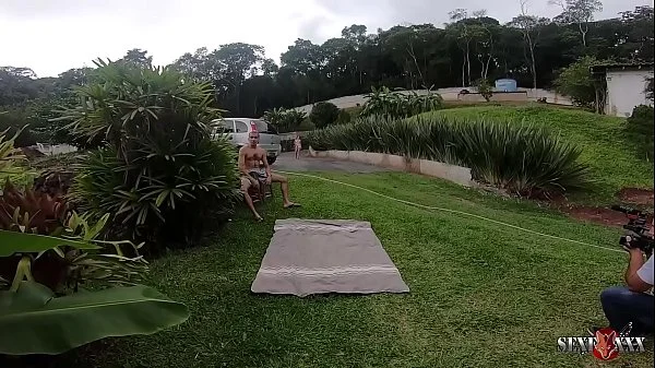 Até o cachorro queria entrar em cena com  rabuda - Pamela Pantera - Big Bambu