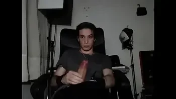 Argentino Pijudo dandole a la paja