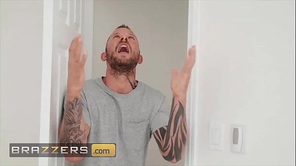 Cheating Wife (Moriah Mills) Gets Drilled By Husbands Pal - Brazzers