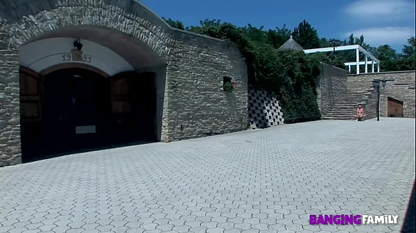 Banging Familly - Punishment & DP For Step-Sister